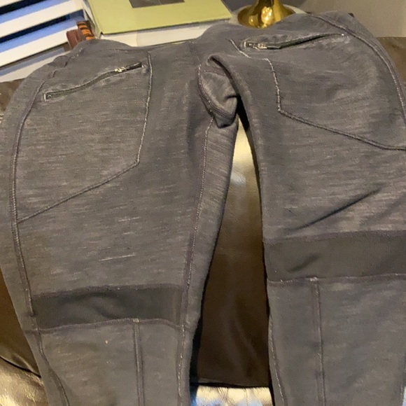 Lululemon jogging gear - Picture 3 of 5